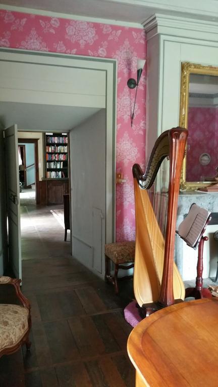 Chateau De Bellefond Lagrauliere ภายนอก รูปภาพ